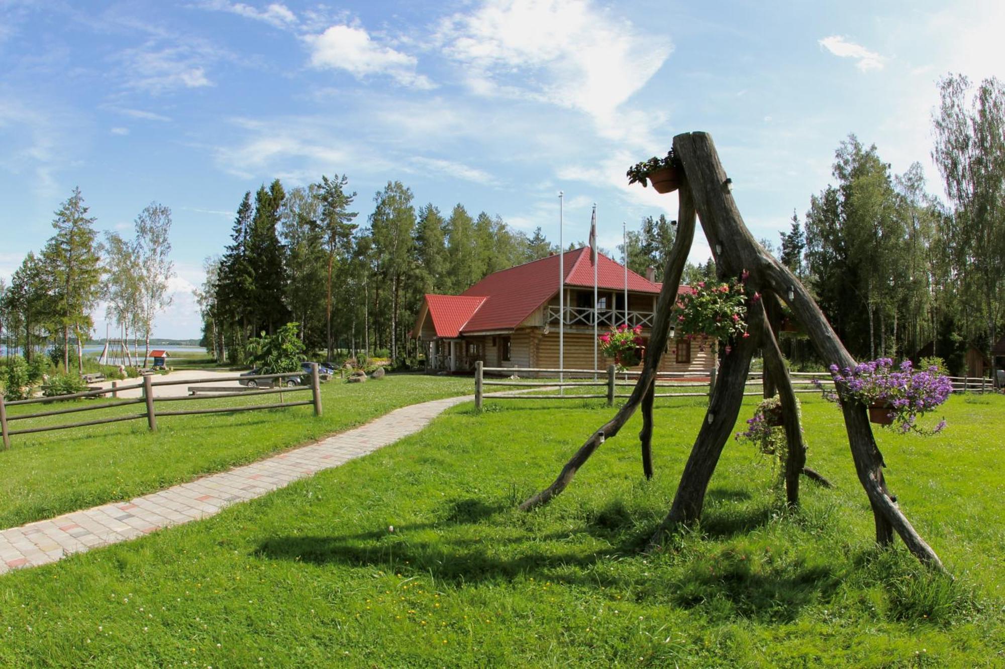 Jaunsetas Hotel Aluksne Exterior photo