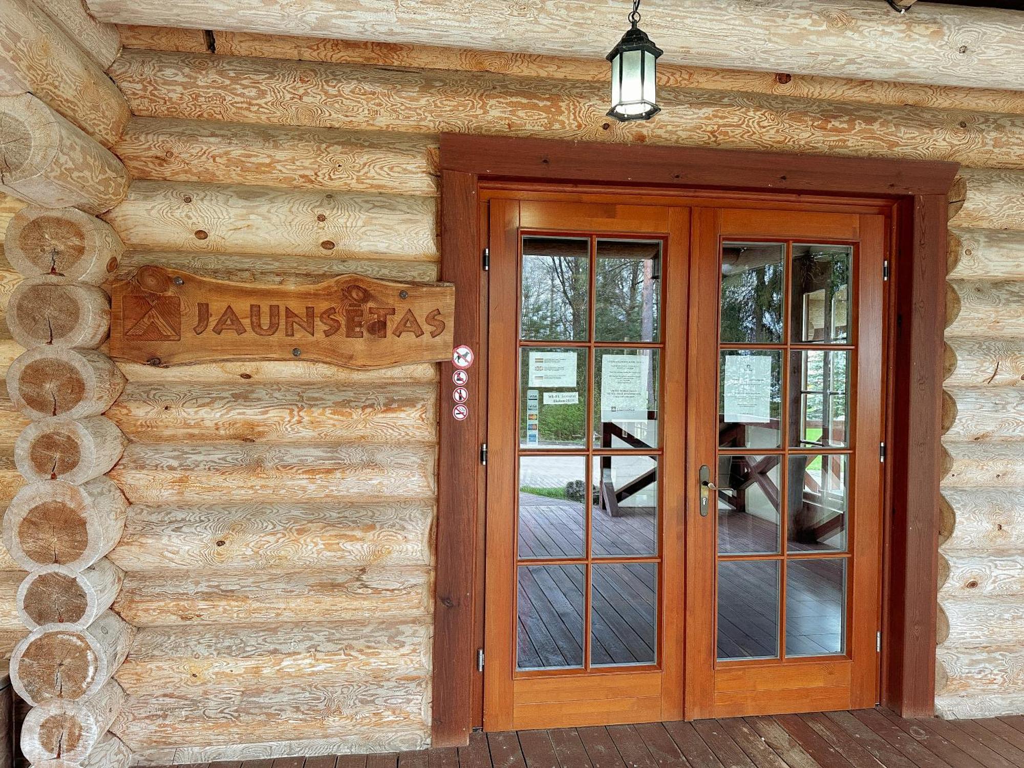 Jaunsetas Hotel Aluksne Exterior photo